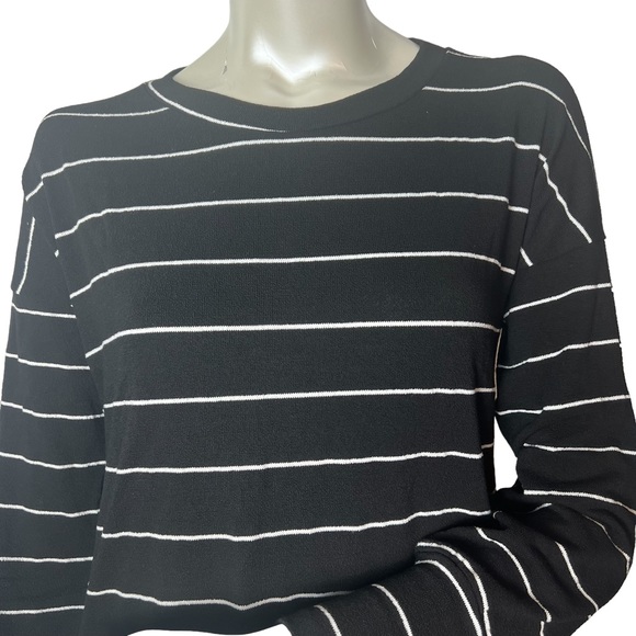 Jess LA Black and White Summer knit Top - Picture 3 of 9